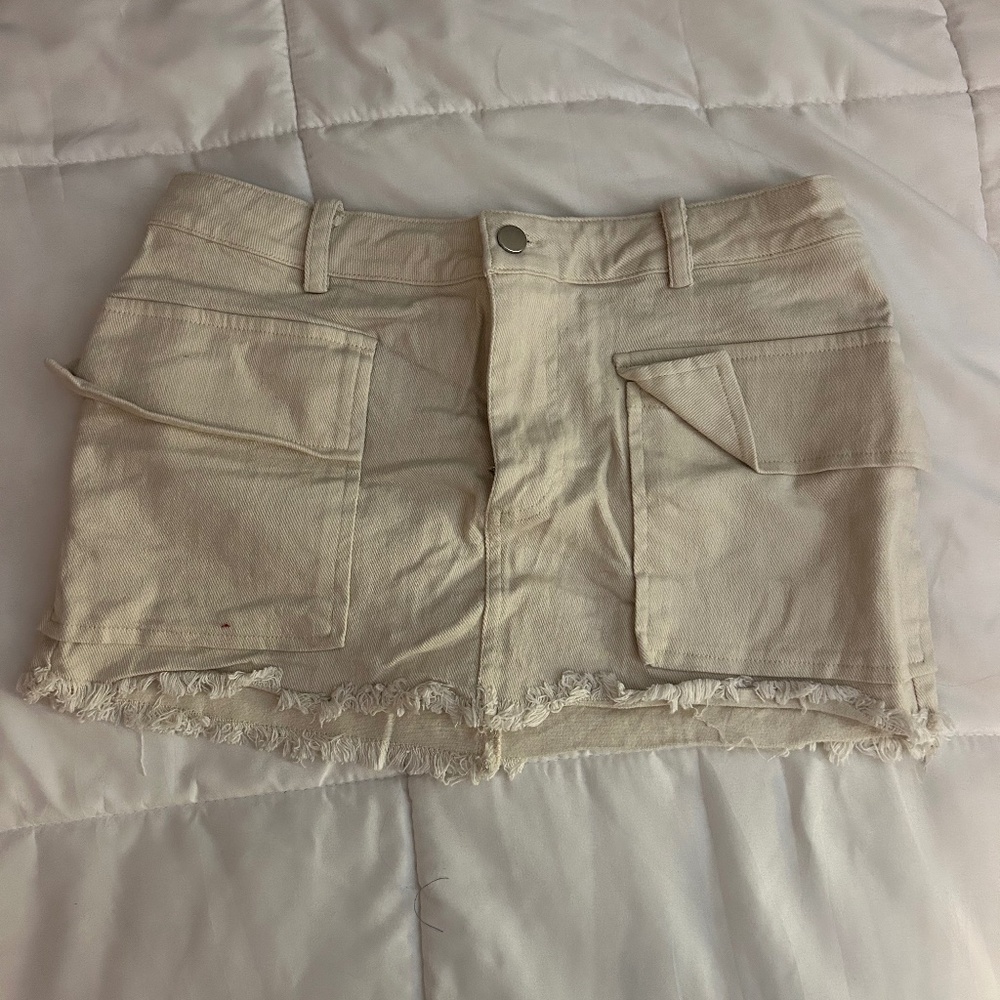 rehab lab cream cargo mini skirt - size medium